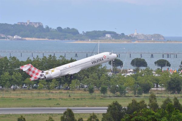 Volotea operará desde diciembre la ruta Santander-Granada, con dos frecuencias semanales
