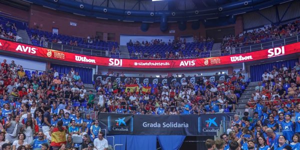 CaixaBank reunió a 365 personas en situación de vulnerabilidad en su Grada Solidaria del España-Portugal
