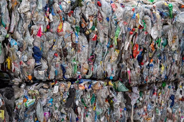 La CNMC recomienda consensuar entre CCAA y Estado un modelo único para la gestión de los residuos de envases