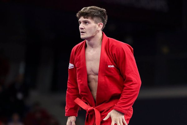 El español Iker Cámara, reconocido como triple campeón del mundo de grappling GI