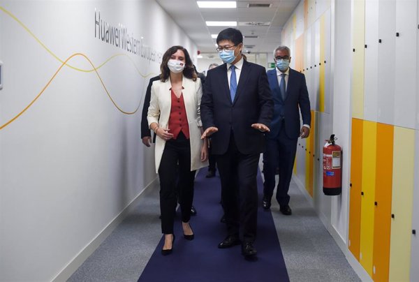 El PSOE recuerda a Tellado que Ayuso y Moreno Bonilla también firmaron acuerdos con Huawei