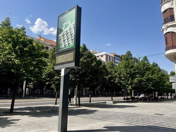 Un total de 39 provincias tienen avisos hoy por altas temperaturas, 13 con riesgo naranja y máximas de hasta 41ºC