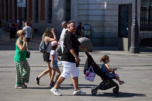España registra nuevo record de población, con 49,3 millones de habitantes, gracias a los nacidos en el extranjero