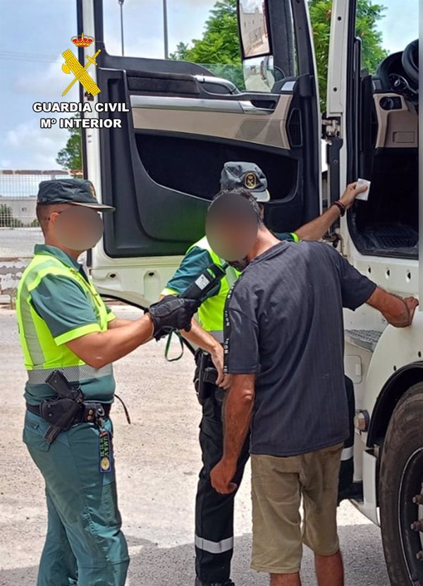 Guardia Civil investiga en Murcia a un conductor de un vehículo pesado por sextuplicar la tasa máxima de alcohol