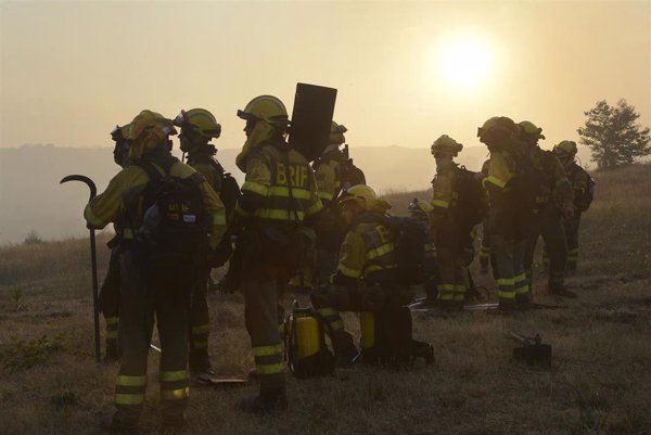 Desactivada la alerta por cercanía a casas en el incendio de Salceda y estabilizado el de As Neves (Pontevedra)