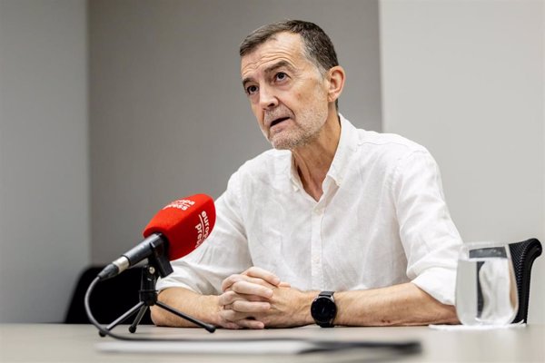 IU exige al PP que se aclare: critica los contratos con Huawei y tiene un memorando con el Partido Comunista chino