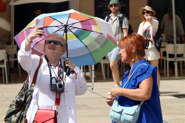 Un total de 67 estaciones de la red de AEMET registraron este jueves 40ºC o más, con Toledo con la máxima, 42,4ºC