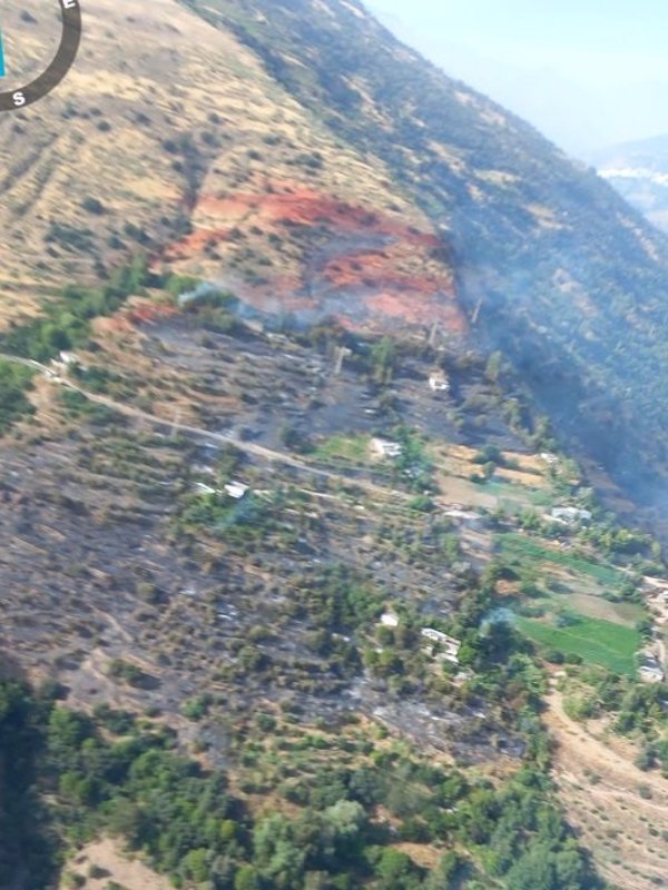 Extinguido el incendio que comenzó hace dos días en un paraje de Carataunas (Granada)