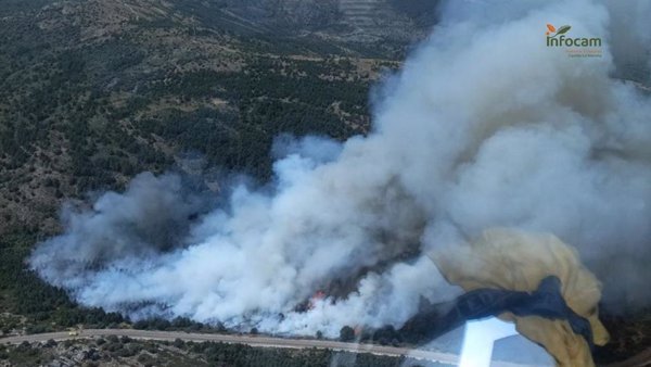En situación operativa nivel 1 un incendio declarado en La Huerce (Guadalajara) por el corte de la CM-1006