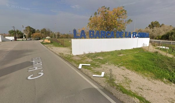 Muere un motorista al chocar contra un muro en La Barca (Cádiz)
