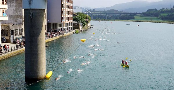 El LXVII Descenso del Navia (Asturias) se celebra este domingo con récord histórico de participantes: 1.100 inscritos