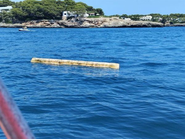 El servicio de limpieza del litoral del Govern retira 6.479,55 kilos de residuos durante el mes de julio