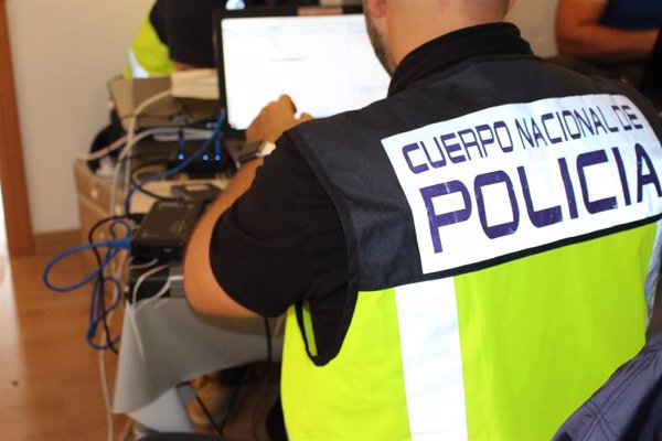 Detenida por amenazar a policías y exponer sus fotografías y datos en redes sociales