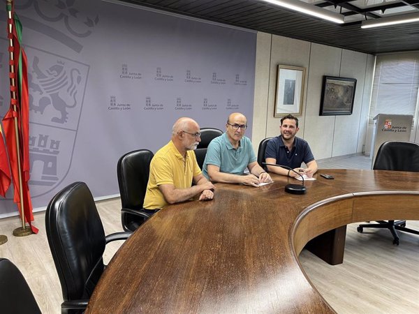 El incendio de Molezuelas (Zamora) arrasa ya 3.500 hectáreas y afecta a viviendas del Cubo de Benavente