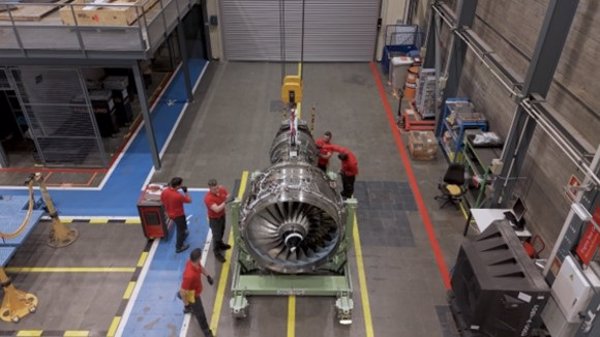 Iberia Mantenimiento crea un curso para contratar técnicos de automoción que quieran pasar a aeronáutica