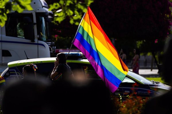 El PSOE pide a sus cargos públicos eliminar el 'Q+' de las siglas LGTBI
