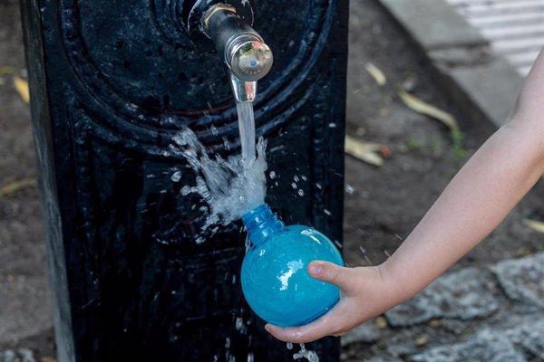 Calor, lluvias y tormentas ponen mañana en alerta a casi toda España, con Sevilla en nivel rojo por máximas de 44ºC