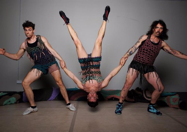El Festival de Teatro de San Javier desembarca en La Manga con una historia de trolls, por Lanördika