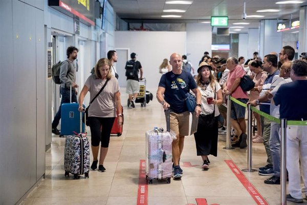 Aena alcanza en julio el mejor mes de su historia en cifra de pasajeros y operaciones en España