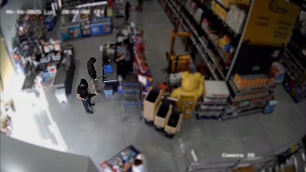 Cae en Málaga una banda de atracadores de supermercados que empleaba machetes y fusiles simulados
