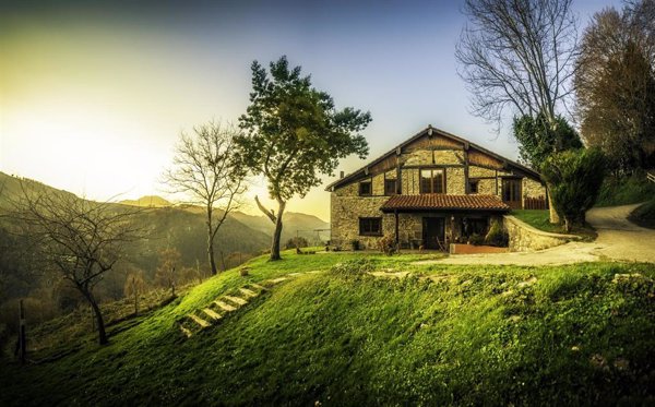 El 71% de compradores e inquilinos más jóvenes planea o quiere irse a vivir a una zona rural, según Fotocasa