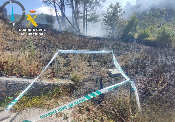 Investigada una vecina de Cee por dos incendios forestales en Laxe (A Coruña)