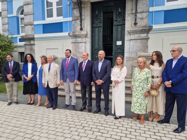 Barbón defiende la acogida de menores migrantes y recuerda la historia migratoria de Asturias
