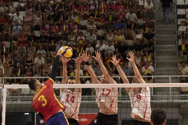 España completa el pleno de derrotas y no estará en el Europeo masculino de voleibol