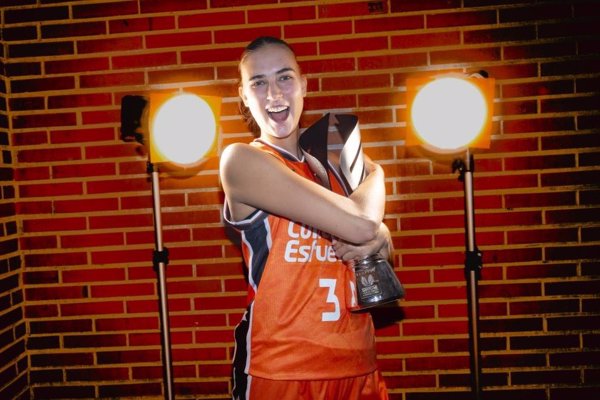 La ala-pívot eslovena Mojca Jelenc se va cedida del Valencia Basket a la liga húngara