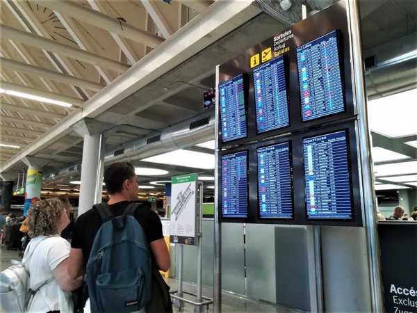 Normalidad en los aeropuertos de Baleares en la primera jornada de huelga en el 'handling'