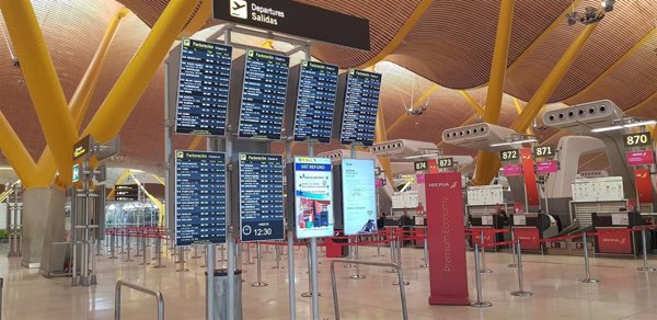 Exteriores recomienda contratar seguro e inscribirse en el registro de viajeros antes de viajar al extranjero