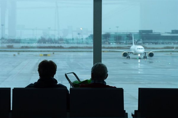 Primeros retrasos y cancelaciones en Cataluña el segundo día de huelga de handling en aeropuertos