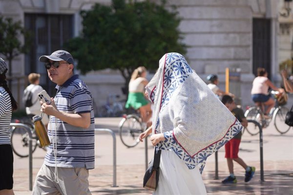Emergencias emite un aviso especial por temperaturas extremas en toda la Comunitat Valenciana
