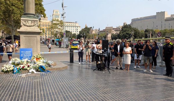 Acvot y Plataforma 17A conmemoran en Barcelona los 8 años de los atentados en La Rambla