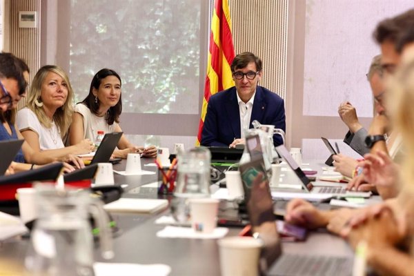 Illa y Parlon encabezan una reunión sobre la ola de calor y el riesgo de incendios en Cataluña