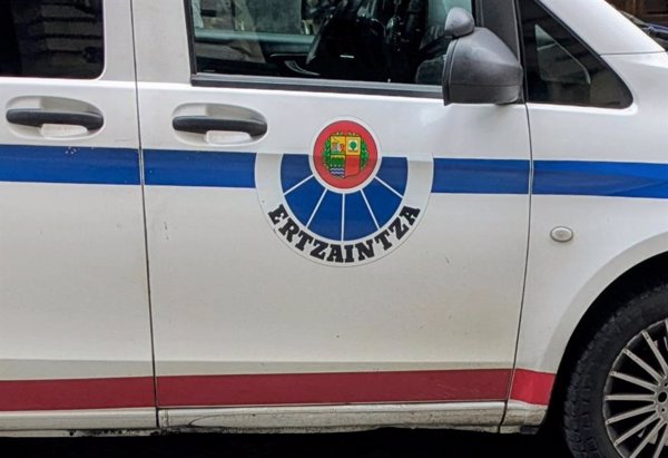 Tres detenidos por agredir a un hombre en una pelea y lesionar a 4 agentes al resistirse a su arresto en San Sebastián