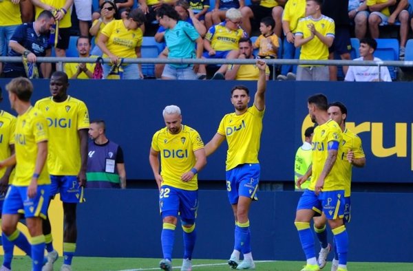 (Crónica) Cádiz y 'Sanse' suman los primeros tres puntos