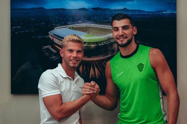 El delantero del Sevilla Rafa Mir llega cedido al Elche