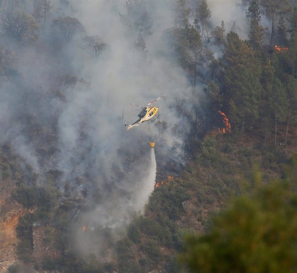 Los trenes entre Madrid y Galicia siguen suspendidos por los incendios, al menos hasta las 17.00 horas