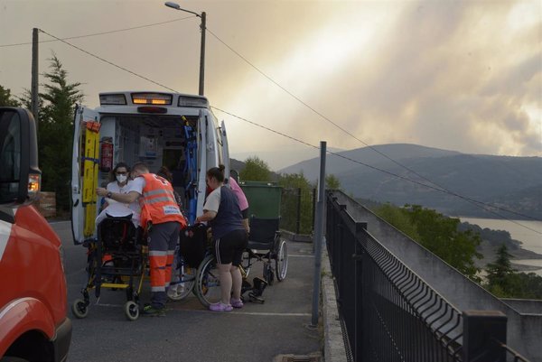 Más de un centenar de personas continúan confinadas en residencias de Rubiá y Carballeda de Avia (Ourense)