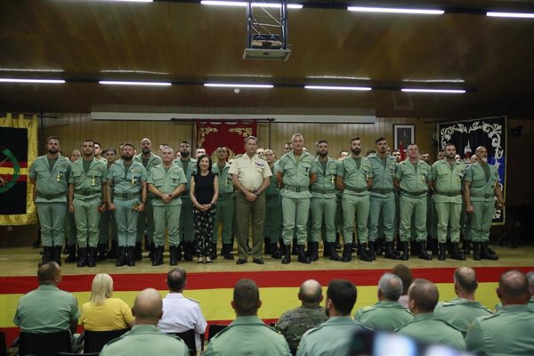 El Tercio 'Alejandro Farnesio' de la Legión, condecorado por su labor en la DANA