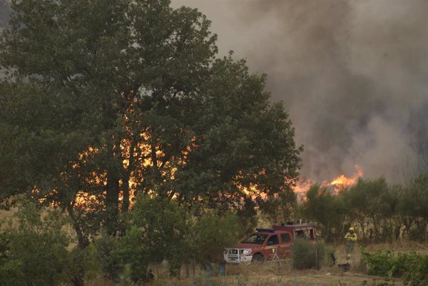 El fuego de Larouco (Ourense) pasa a ser el mayor incendio de la historia gallega con 18.000 hectáreas