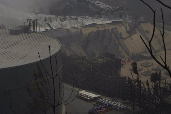Los incendios en Galicia obligan a suspender un turno en Stellantis Vigo
