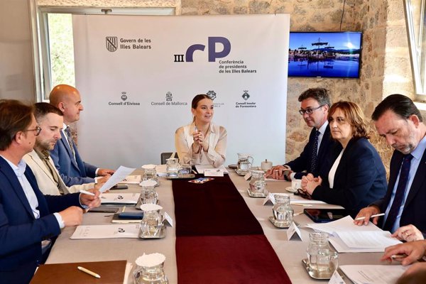 Prohens se reunirá el jueves con los cuatro consells insulares para abordar la llegada de migrantes a Baleares