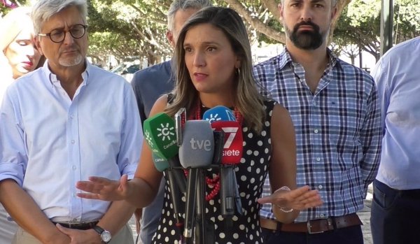 El PSOE andaluz critica que Juanma Moreno siga 