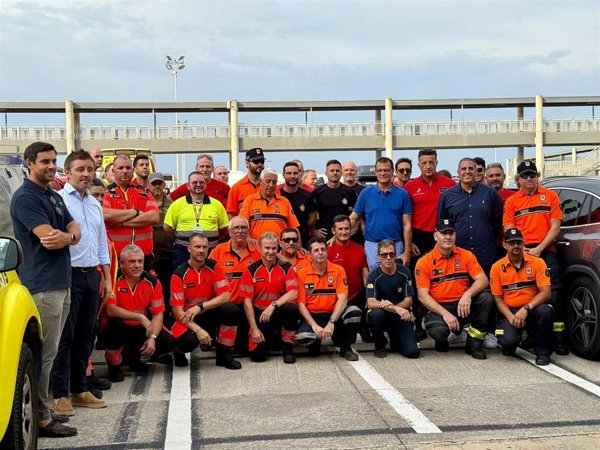 Medio centenar de efectivos de Baleares salen hacia Península para luchar contra los incendios de CyL