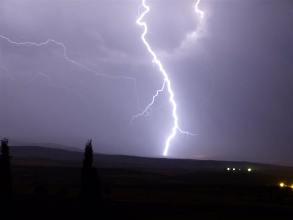 Dos madrileños, alcanzados por un rayo en los Pirineos franceses