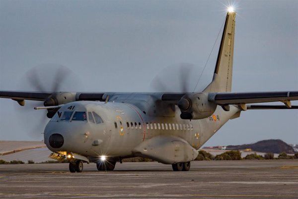 El Mando Aéreo de Canarias colabora en el traslado de personal y material hacia CCAA afectadas por incendios