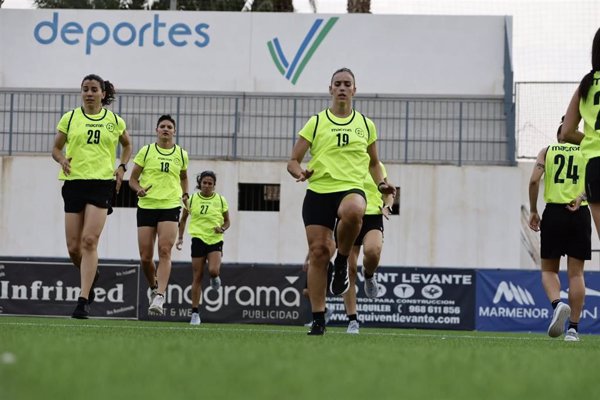 Las árbitras de Primera División superan las pruebas físicas para la nueva temporada