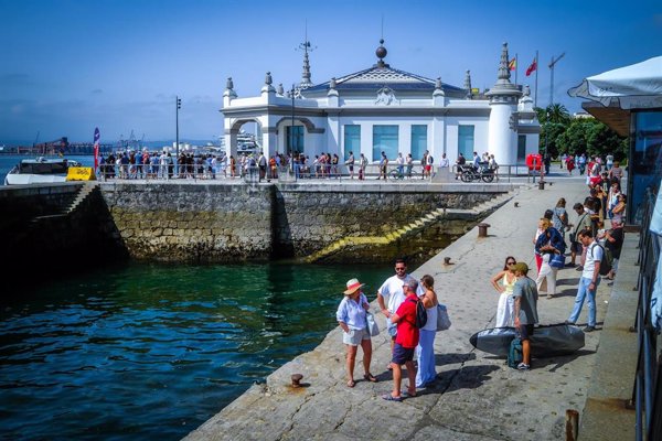 Ahorrar más y buscar ofertas, medidas de los turistas españoles para contrarrestar el alza de precios